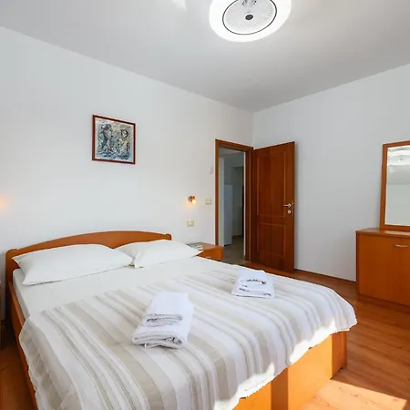 Dido Nini Villa *
