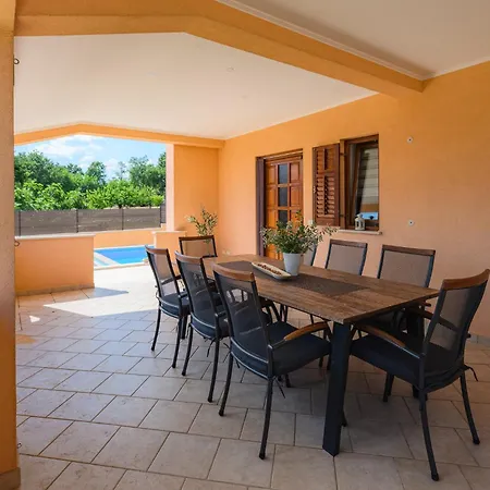 Dido Nini Villa Cere