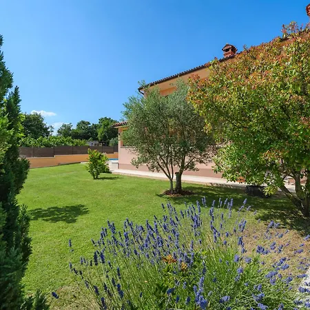 Dido Nini Villa *