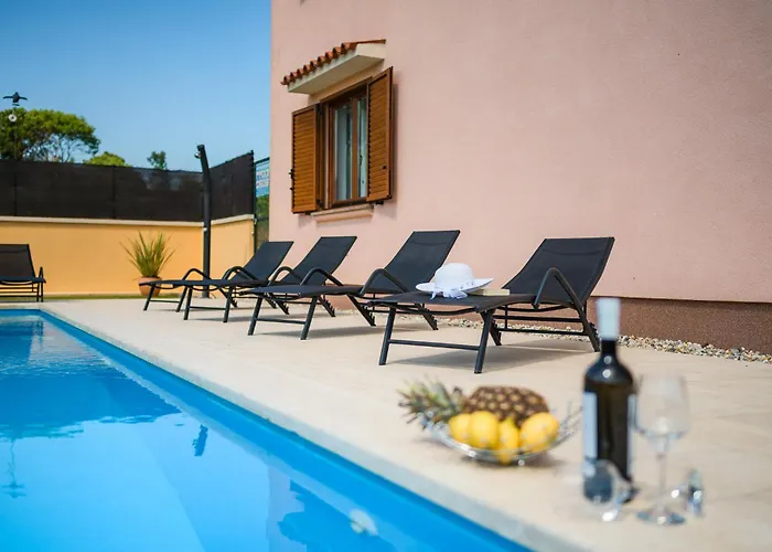 Willa Dido Nini Cere